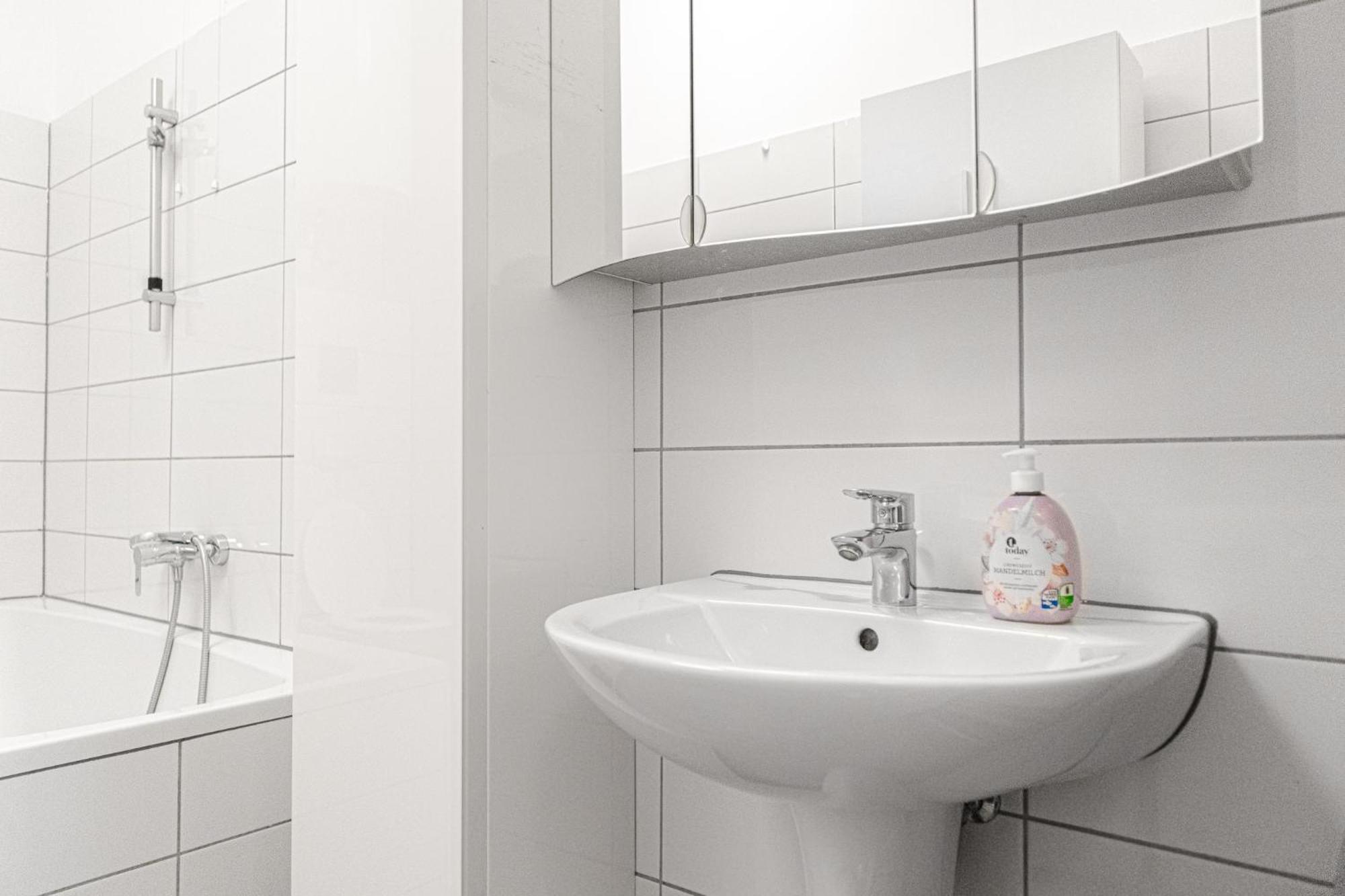 Lovely 2Br Shared Apartment, Enkplatz U3, 15Min To Center Viena Exterior foto